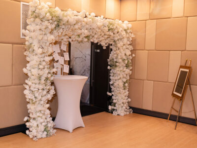 wedding-gallery-08-floral-entryway-decor